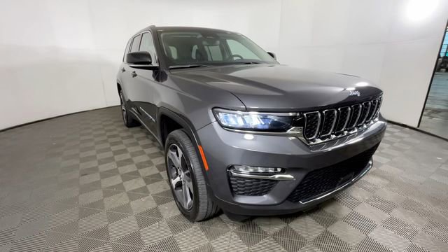 Used 2023 Jeep Grand Cherokee 4WD 4xe image 12