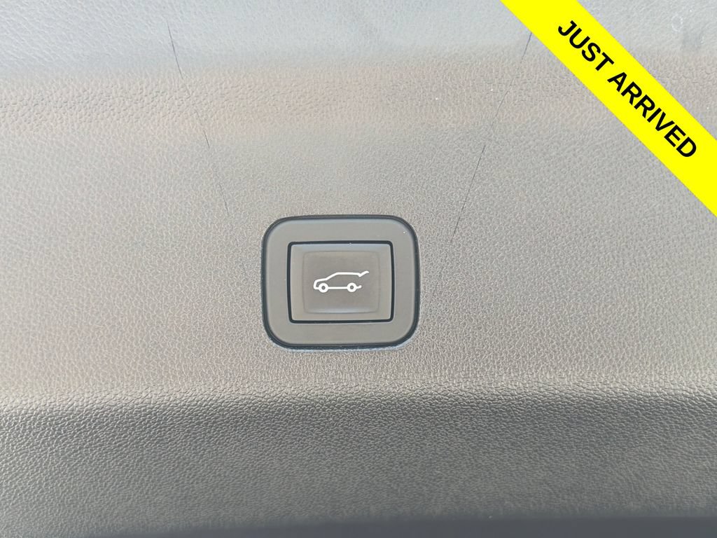 Used 2025 Cadillac Escalade Sport w/ LPO, ONYX Package AWD/4WD image 33