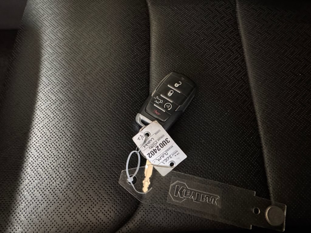 Used 2021 RAM 1500 Laramie AWD/4WD image 32