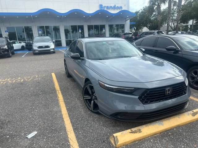 Used 2023 Honda Accord Sport image 2