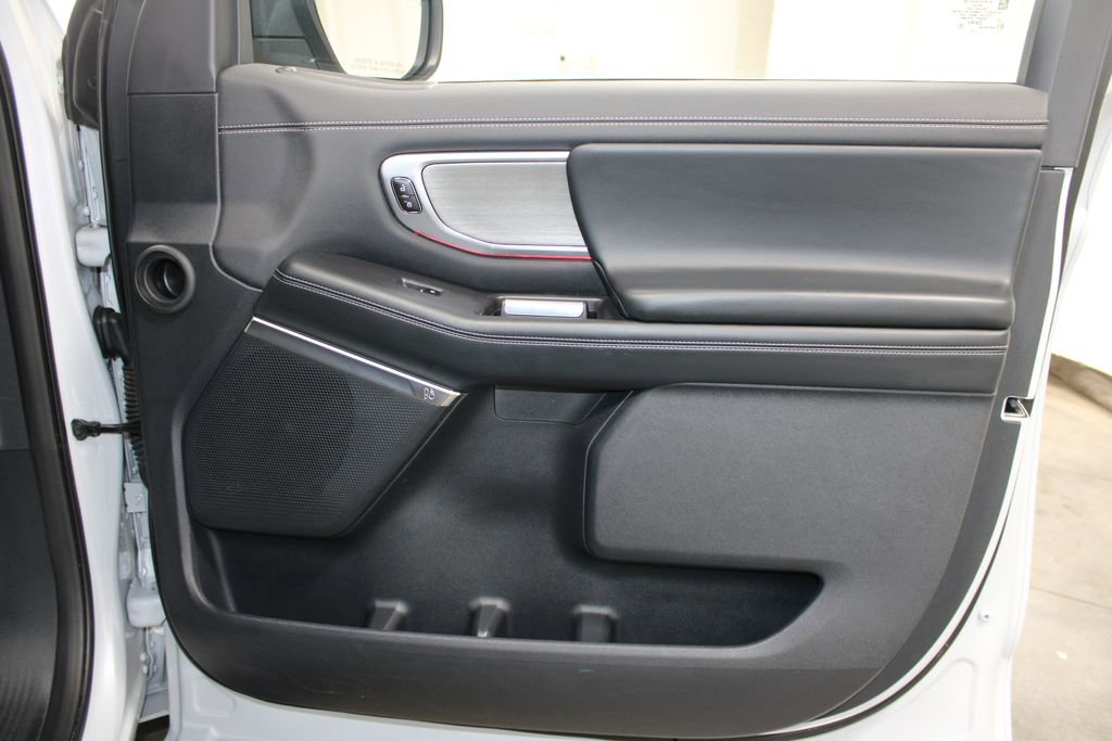 Used 2025 Ford Expedition Platinum AWD/4WD image 42