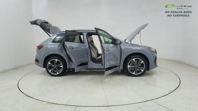 Used 2024 Audi Q4 e-tron Prestige AWD/4WD image 71