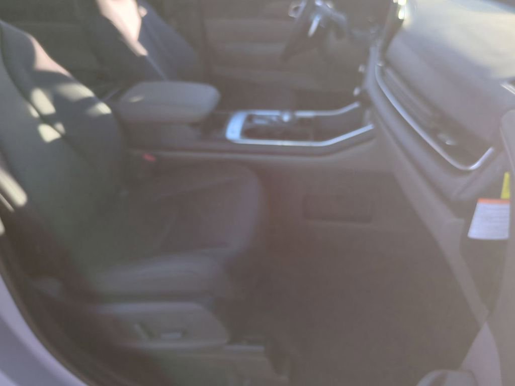 New 2026 Kia Carnival EX FWD image 26