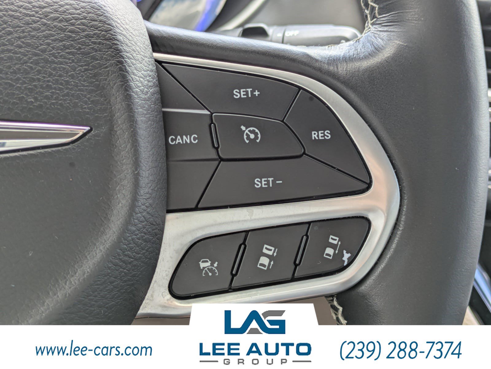 Used 2021 Chrysler Pacifica Touring-L FWD image 22