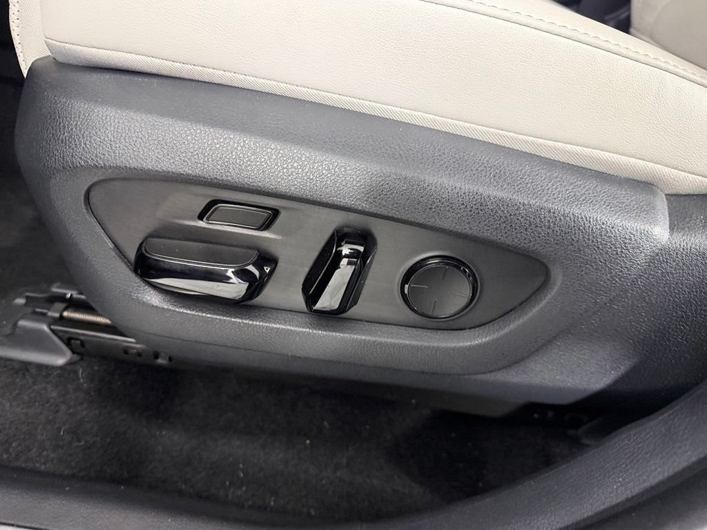 Used 2025 Lexus TX 550h AWD Plug-In Hybrid w/ Technology Package image 25