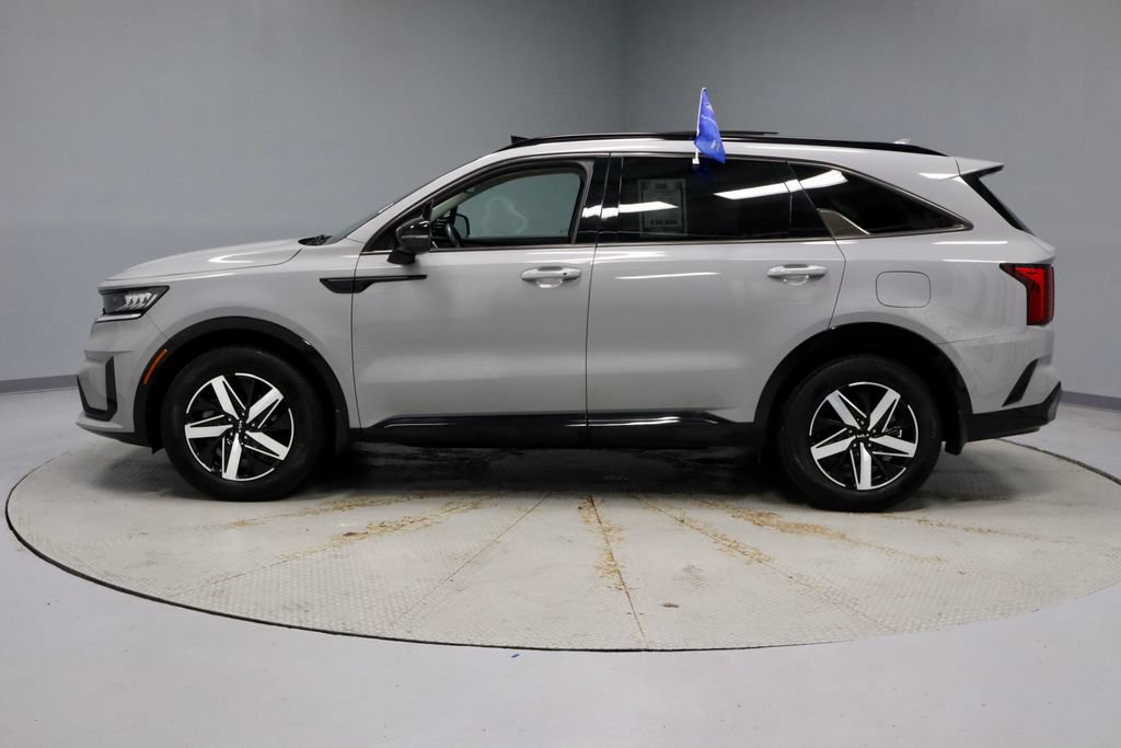 Used 2023 Kia Sorento EX w/ Panoramic Sunroof Package FWD image 9