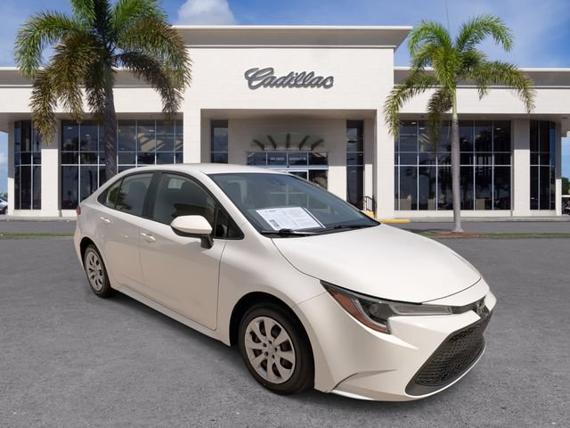 Used 2021 Toyota Corolla LE FWD image 2