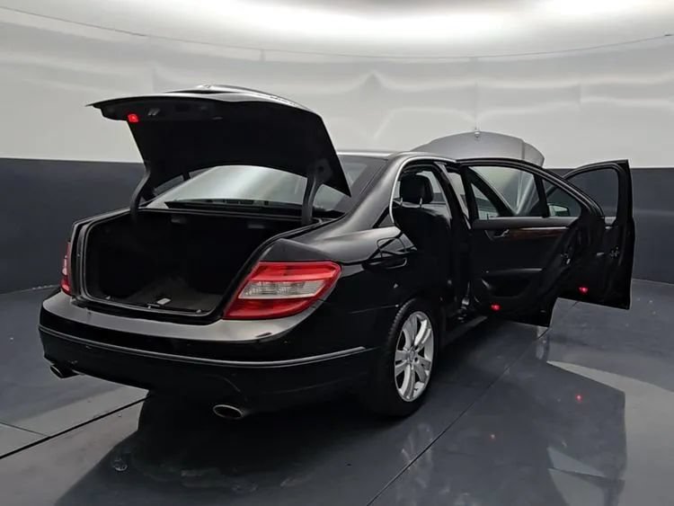 Used 2011 Mercedes-Benz C 300 4MATIC Sedan image 13