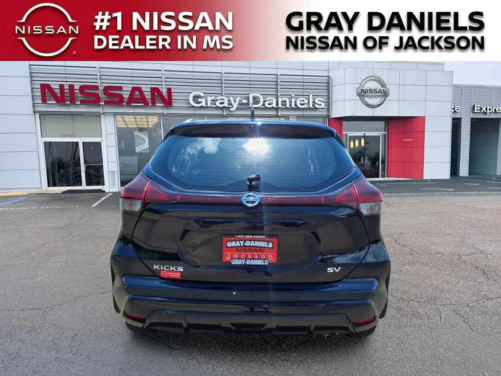 Used 2021 Nissan Kicks SV FWD image 6