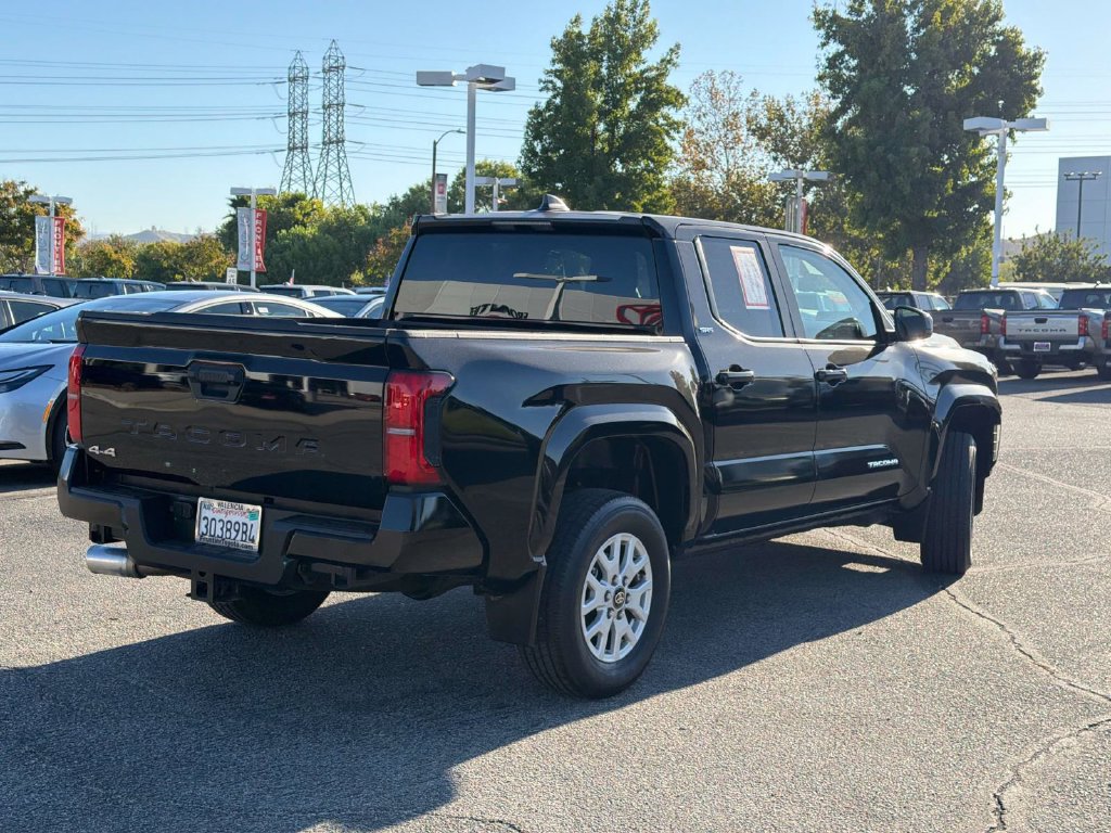 Certified 2024 Toyota Tacoma SR5 AWD/4WD image 4