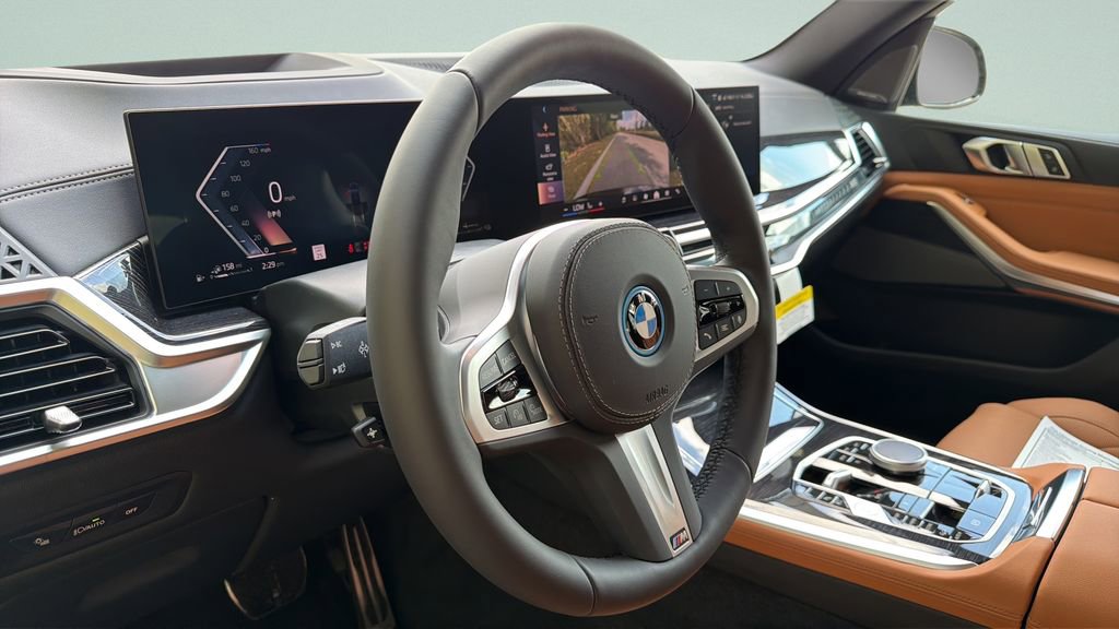 New 2026 BMW X5 xDrive50e w/ M Sport Package image 9