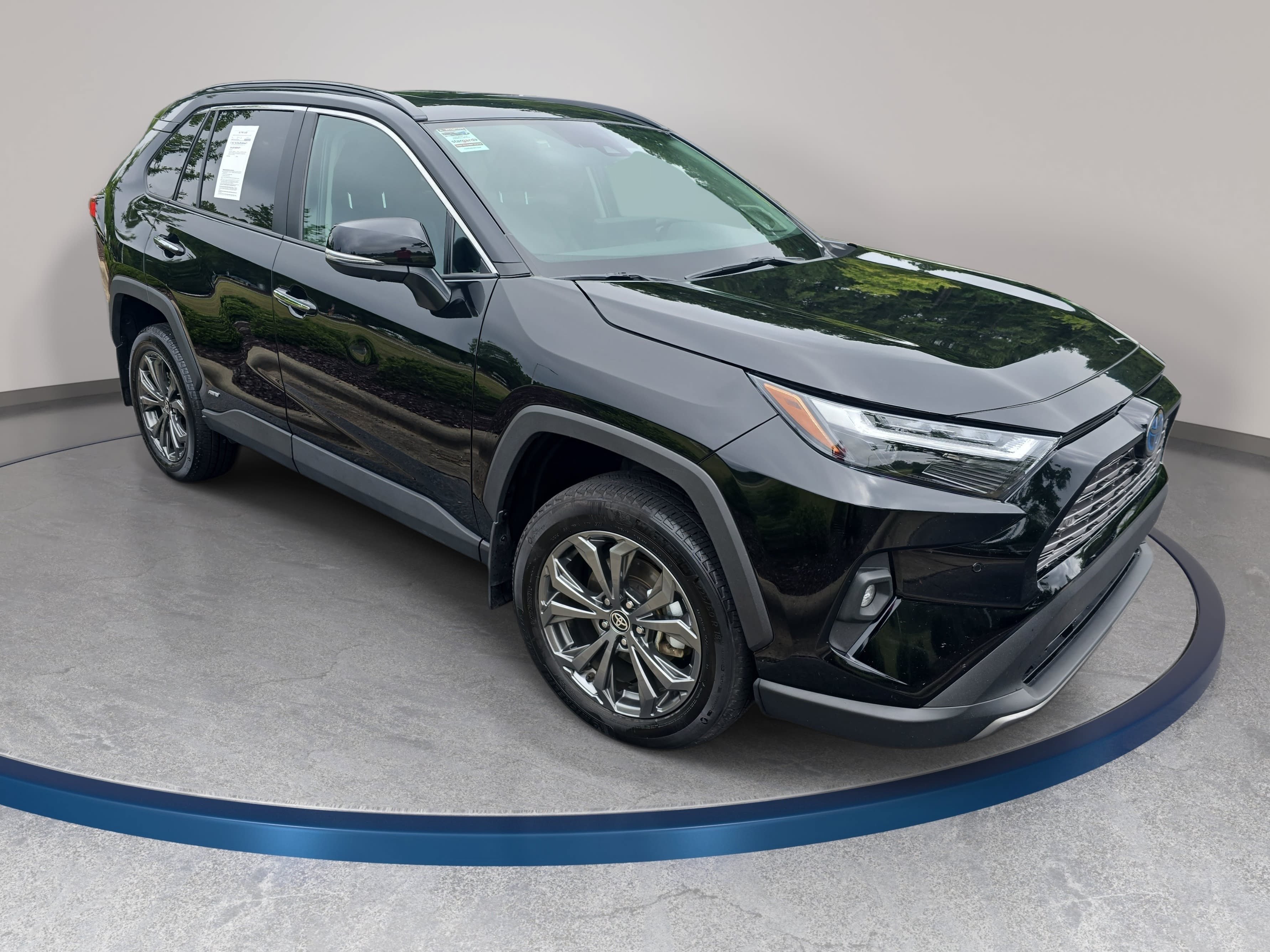 Used 2024 Toyota RAV4 Limited w/ Advanced Technology Package AWD/4WD image 3