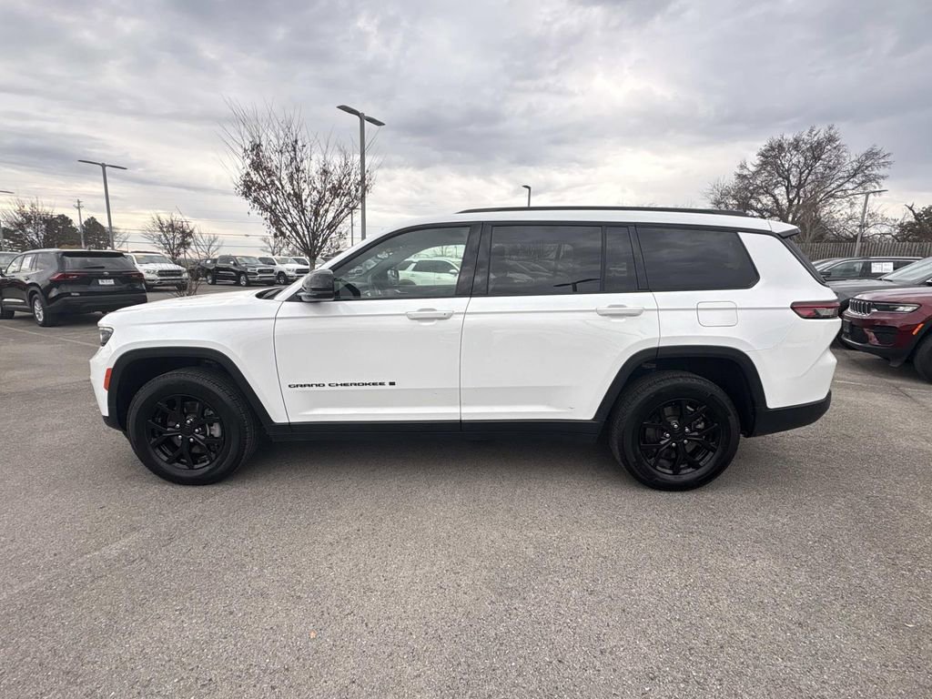 Used 2024 Jeep Grand Cherokee L Altitude image 5