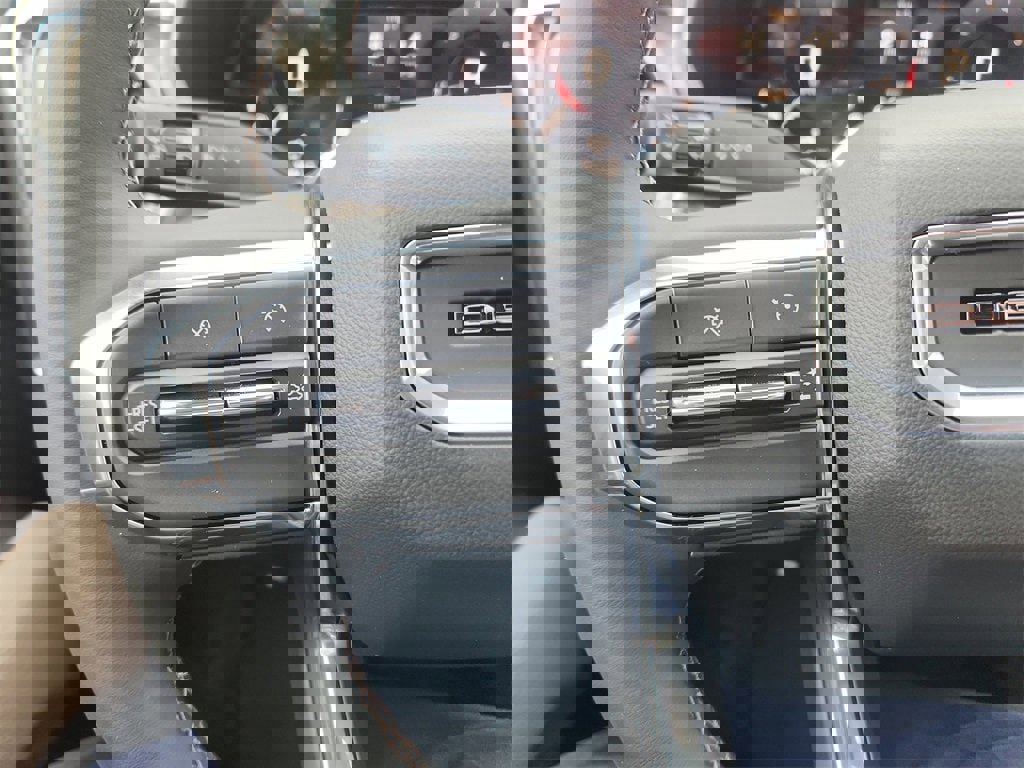 New 2026 GMC Canyon Denali image 15