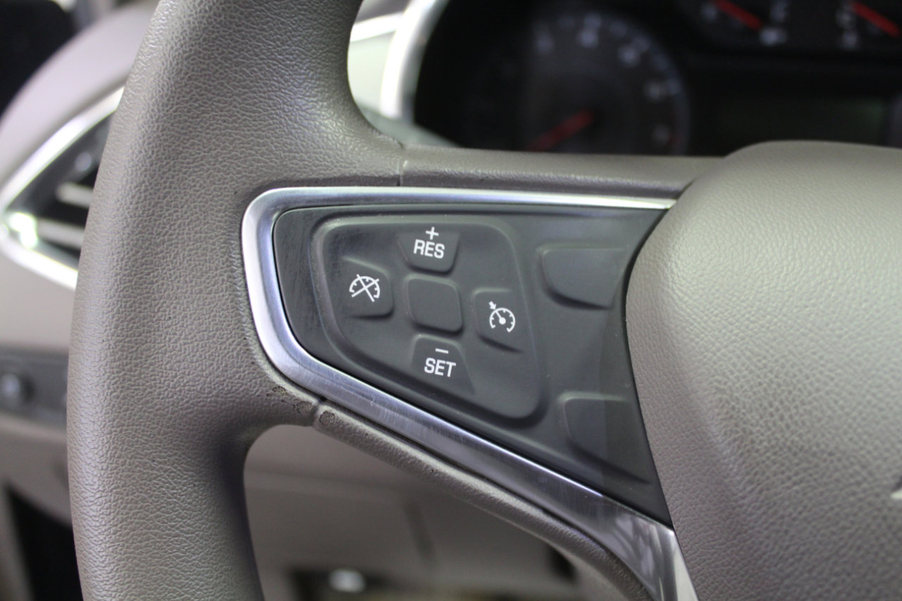 Used 2017 Chevrolet Malibu LT image 10