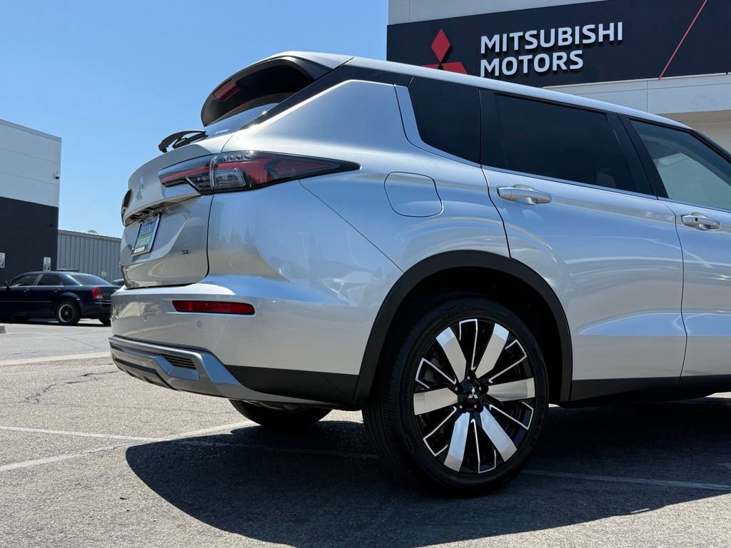 New 2026 Mitsubishi Outlander SE AWD/4WD image 13