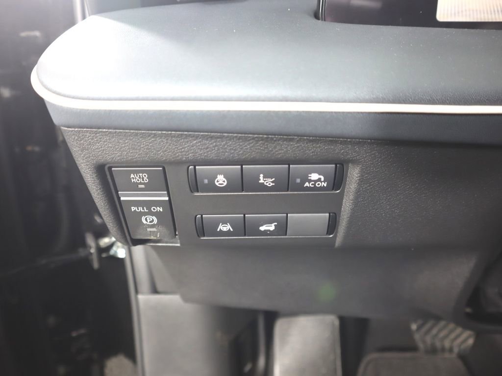 New 2026 Nissan Leaf Platinum+ w/ Floor Mat Package (Platinum+) FWD image 17
