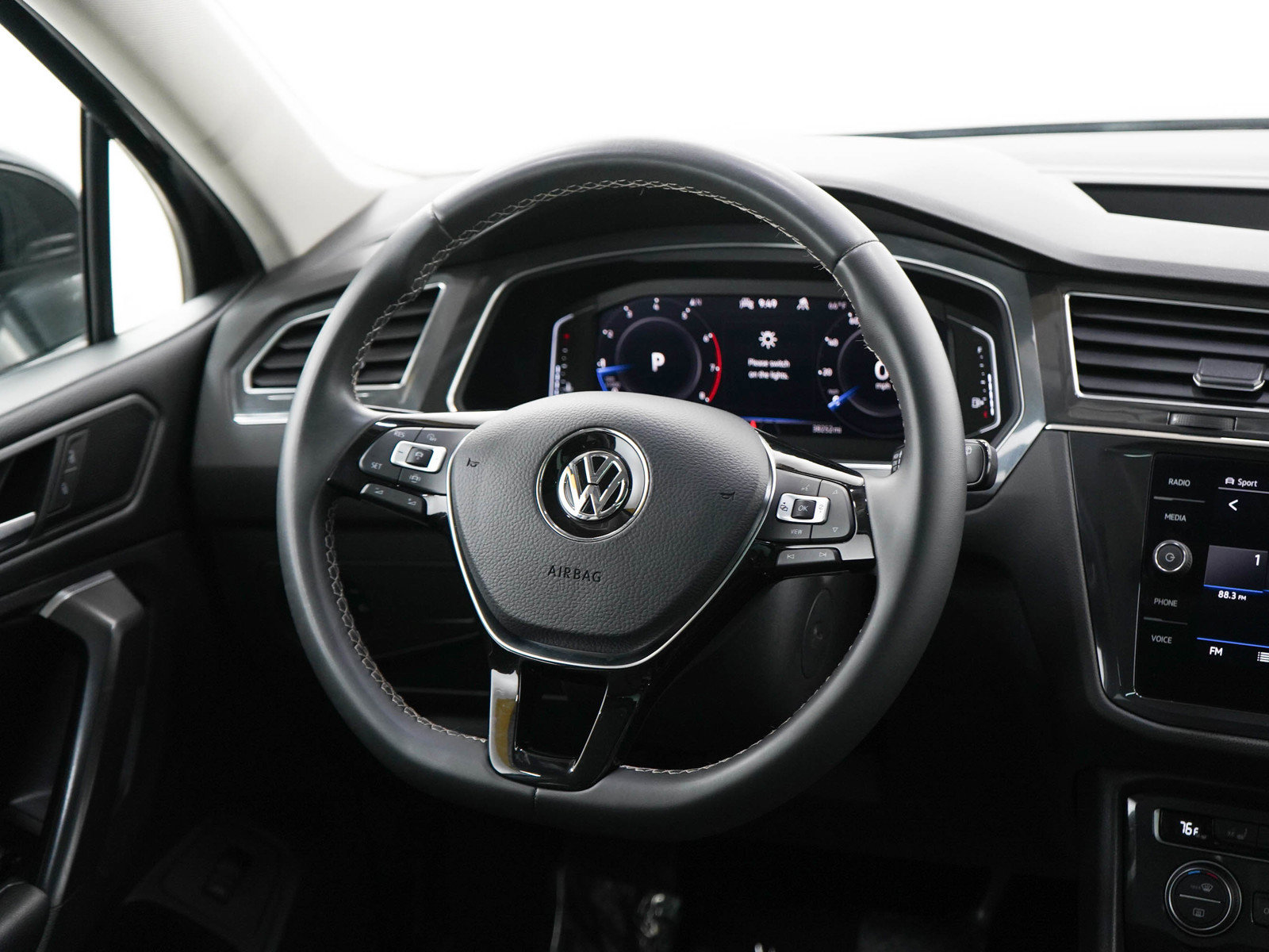 Used 2021 Volkswagen Tiguan SEL w/ 2-Row Tiguan MDO Package AWD/4WD image 14