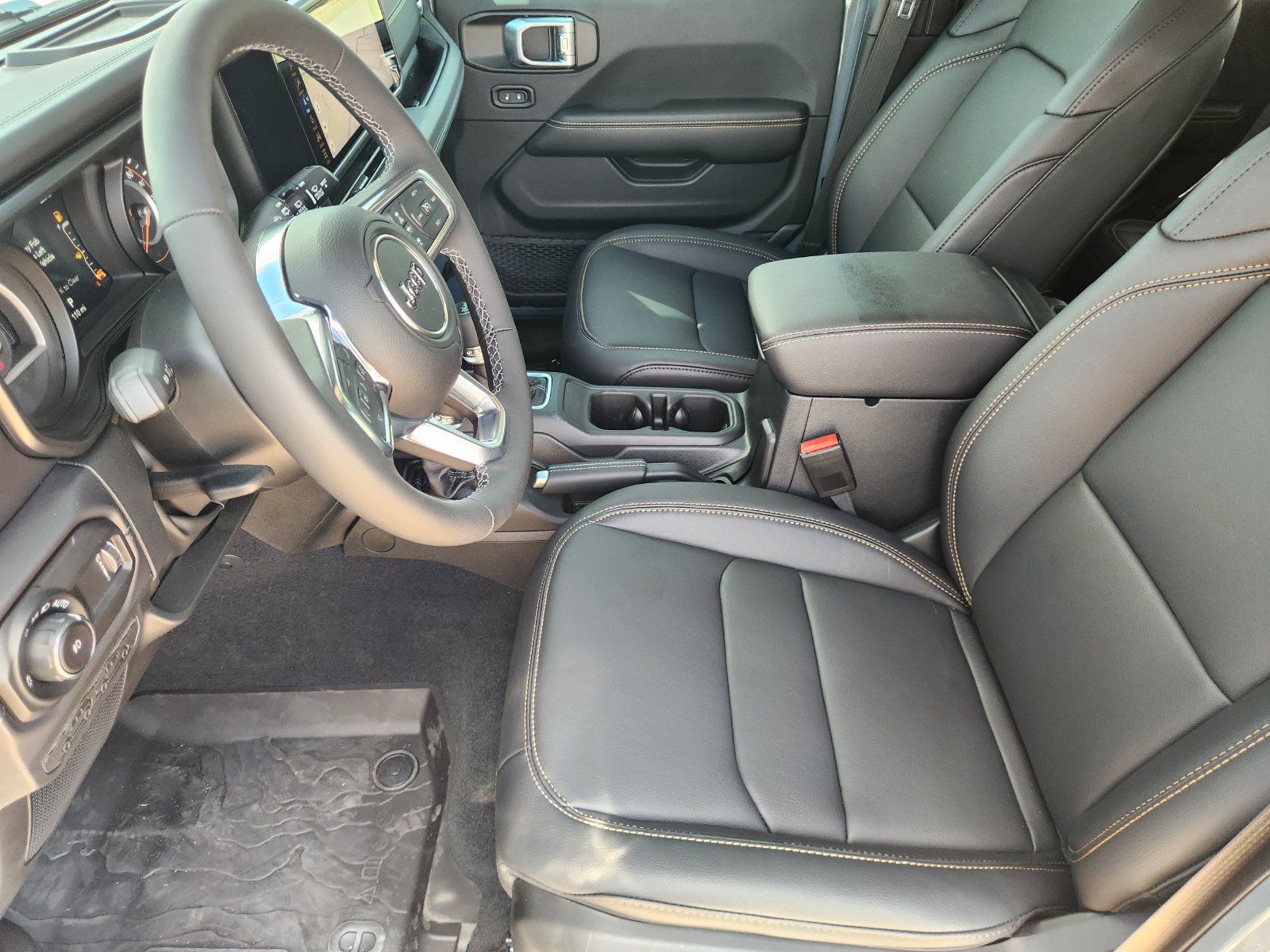 New 2026 Jeep Wrangler Unlimited Sahara AWD/4WD image 13