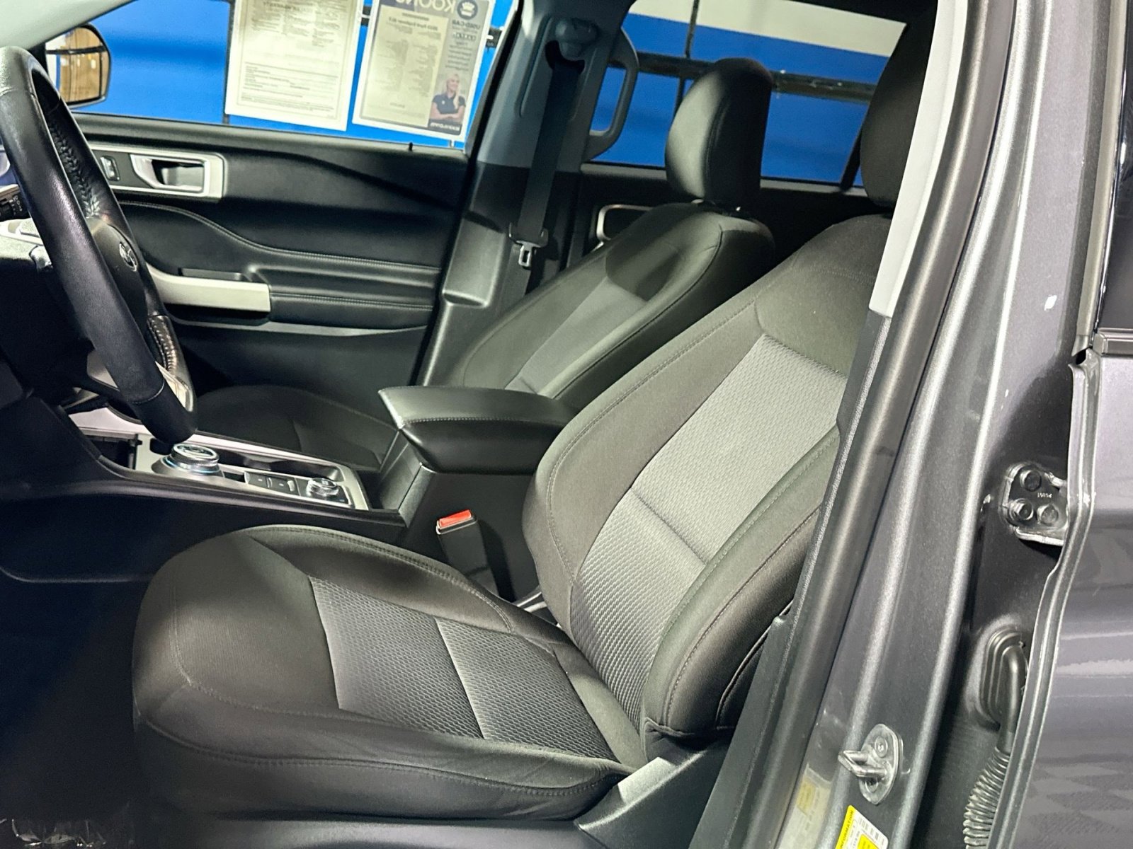 Used 2022 Ford Explorer XLT image 13