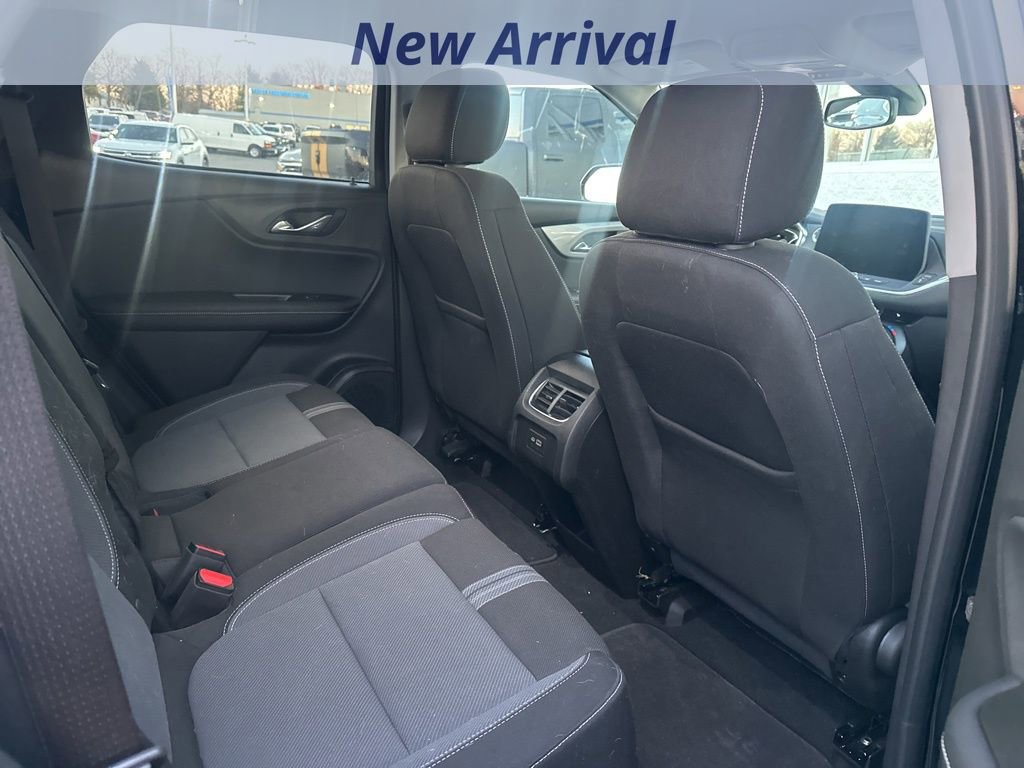 Certified 2025 Chevrolet Blazer LT w/ Convenience Package image 9