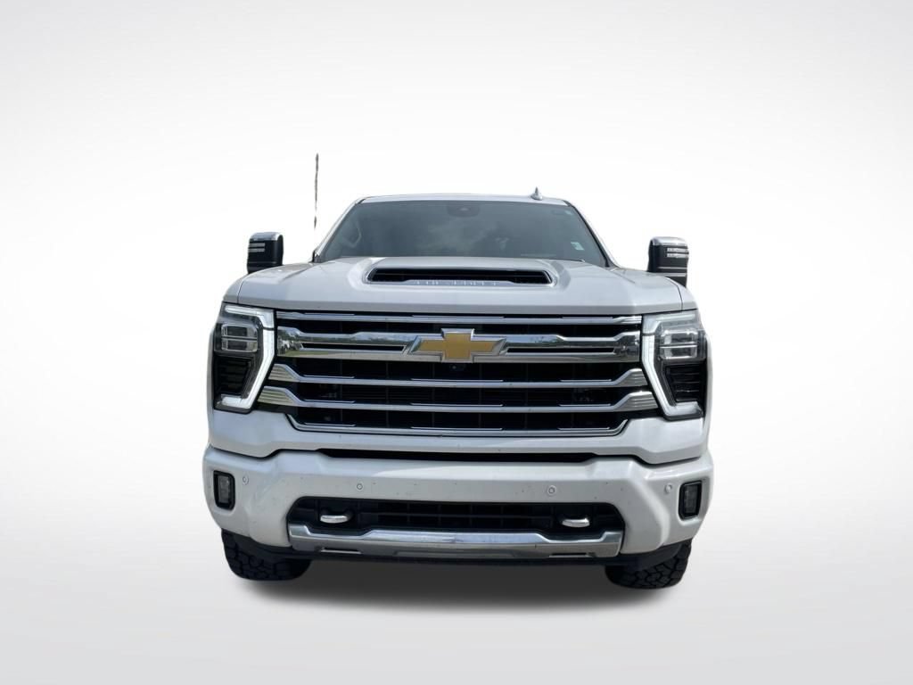 Used 2025 Chevrolet Silverado 2500 High Country w/ Technology Package AWD/4WD image 3
