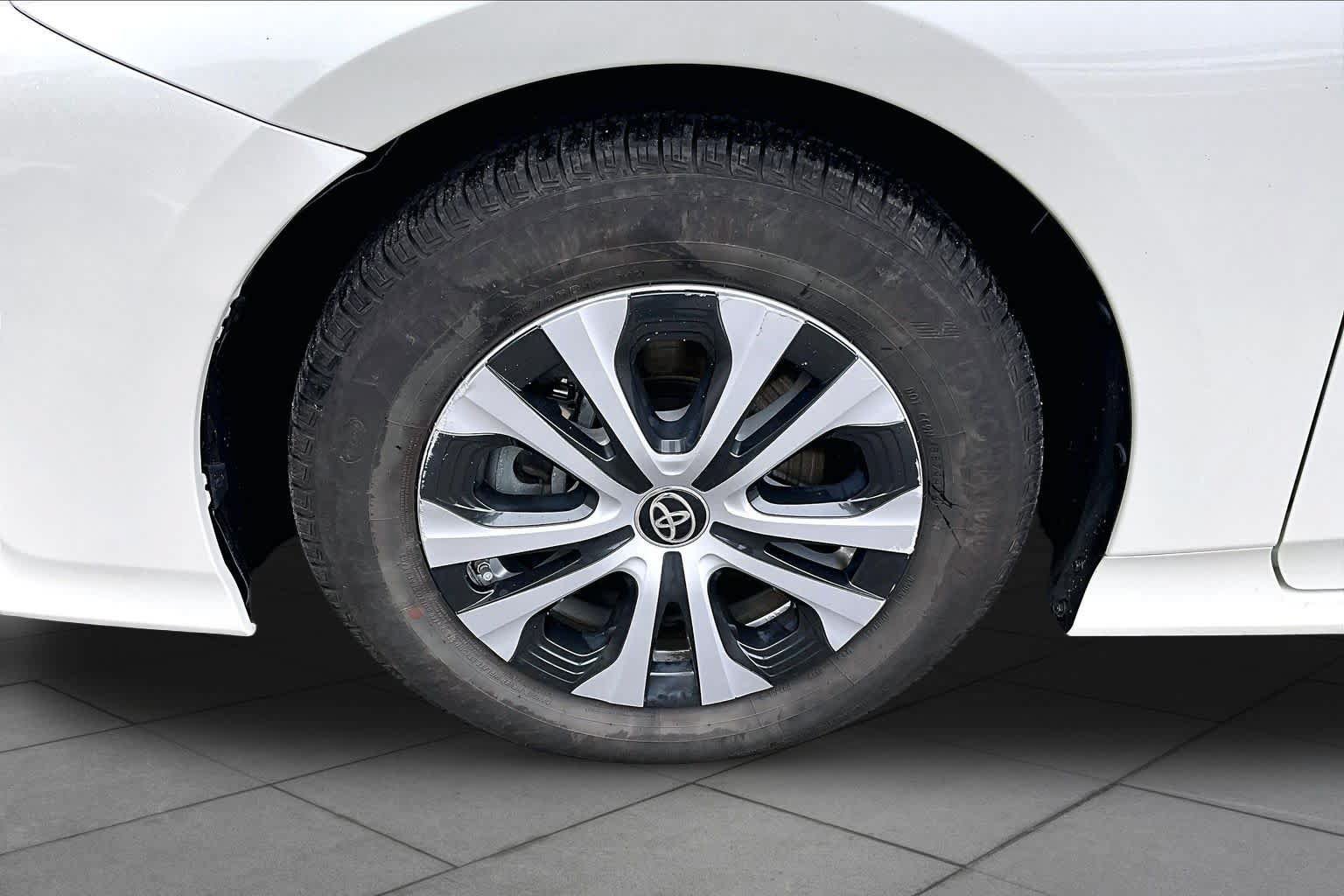 Certified 2020 Toyota Prius Prime LE FWD image 11