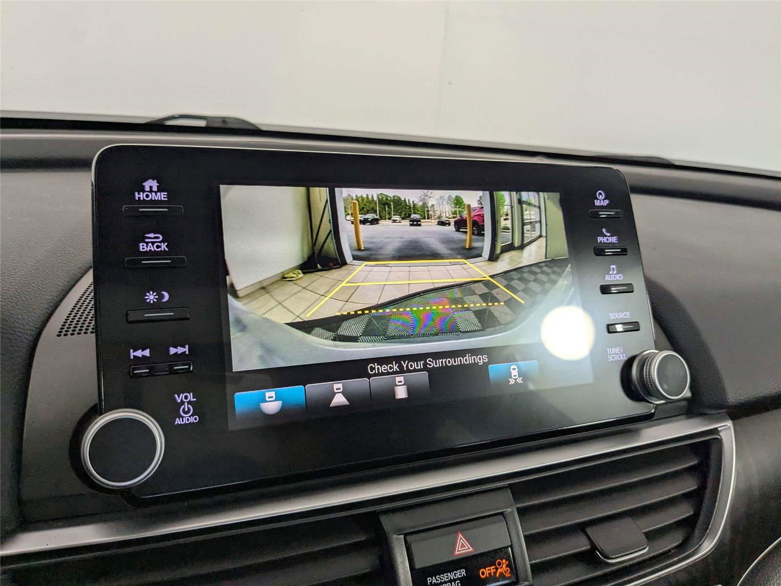 Used 2018 Honda Accord Touring image 16