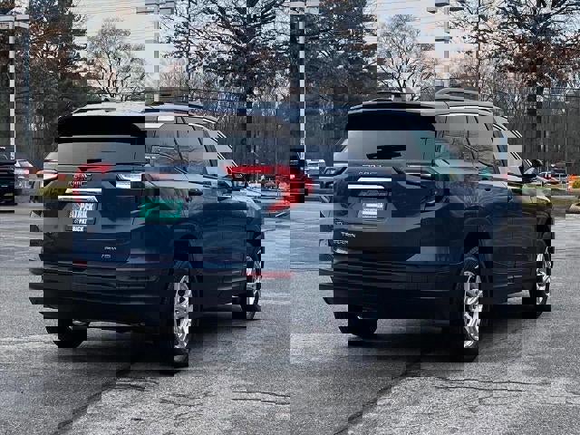 Certified 2024 GMC Terrain SLE w/ Driver Convenience Package image 3