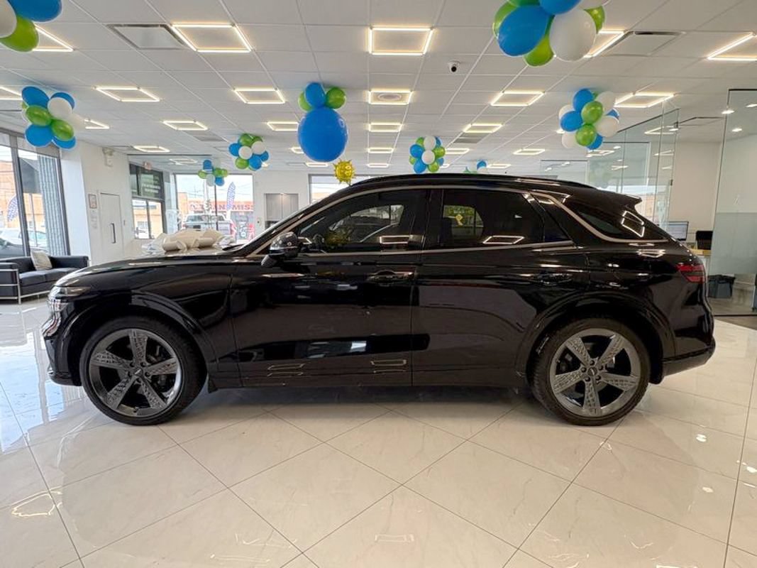 Used 2024 Genesis GV70 2.5T w/ Sport Prestige Package AWD/4WD image 4