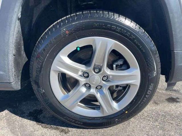 Used 2024 Jeep Compass Latitude AWD/4WD image 11