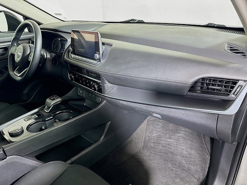 Used 2024 Nissan Rogue S image 26