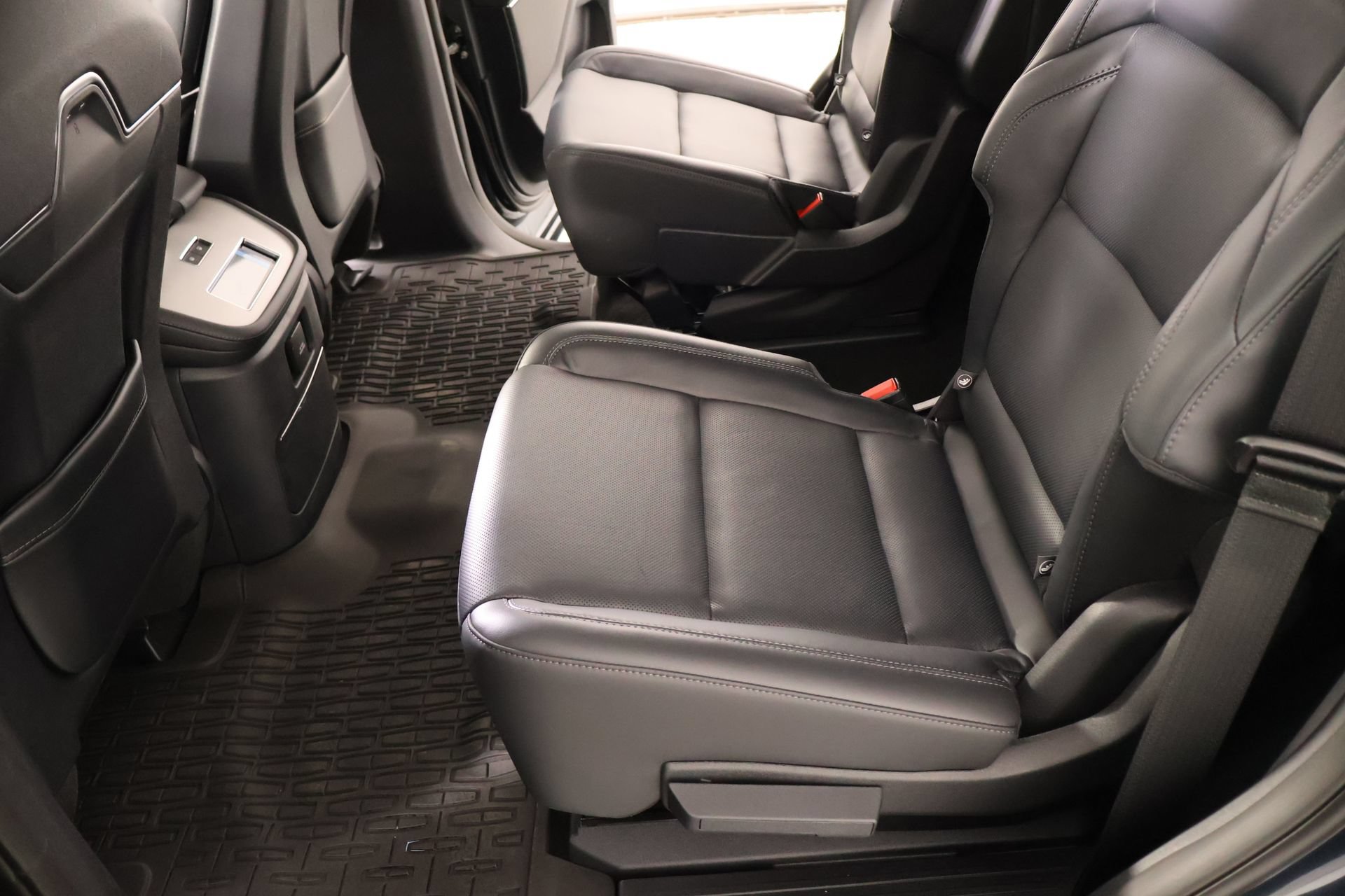 New 2025 Lincoln Navigator Reserve w/ Jet Appearance Package AWD/4WD image 12