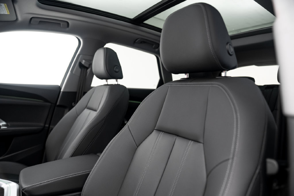 Certified 2025 Audi Q5 Premium w/ Convenience Package AWD/4WD image 5