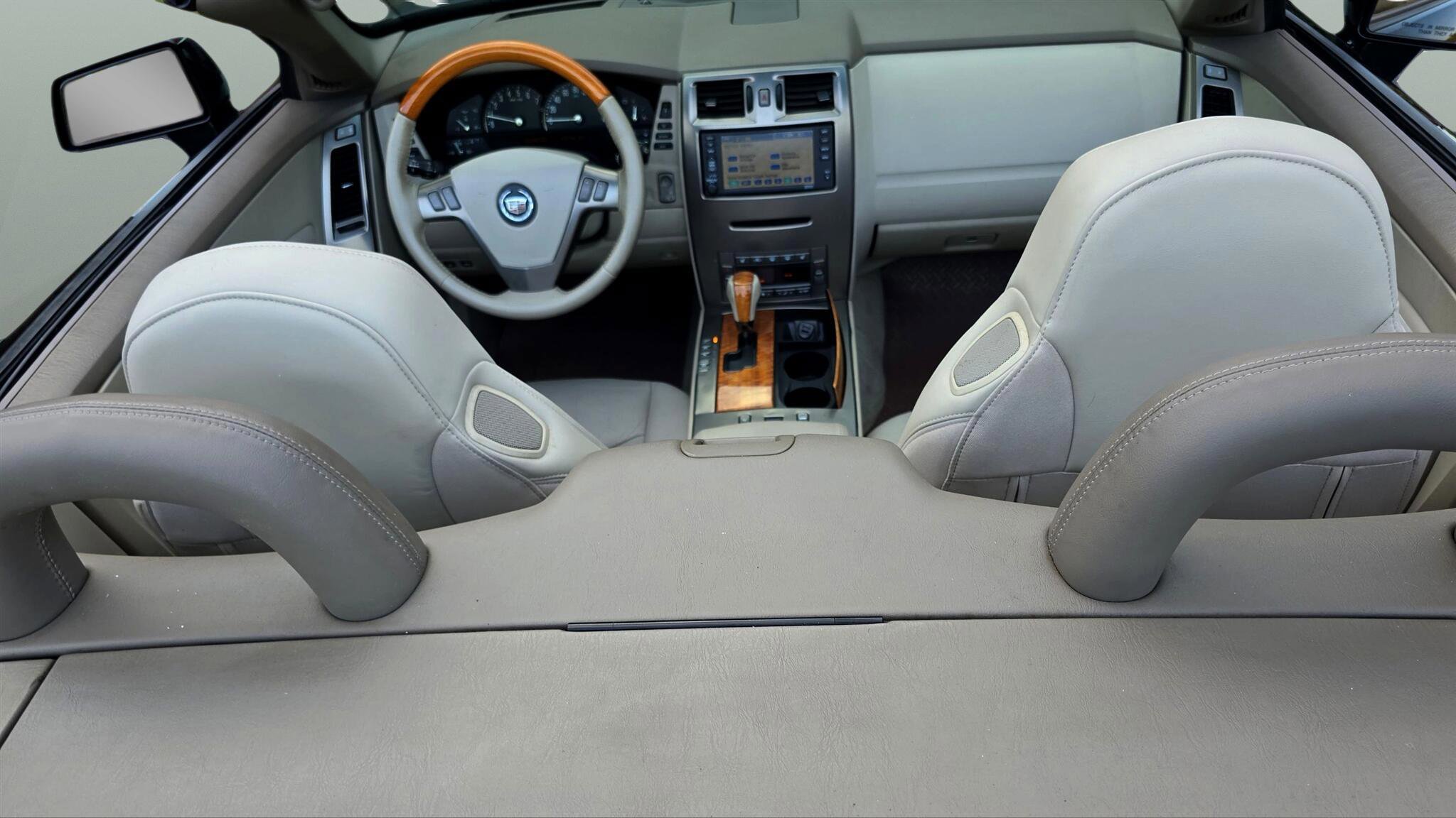 Used 2004 Cadillac XLR image 13