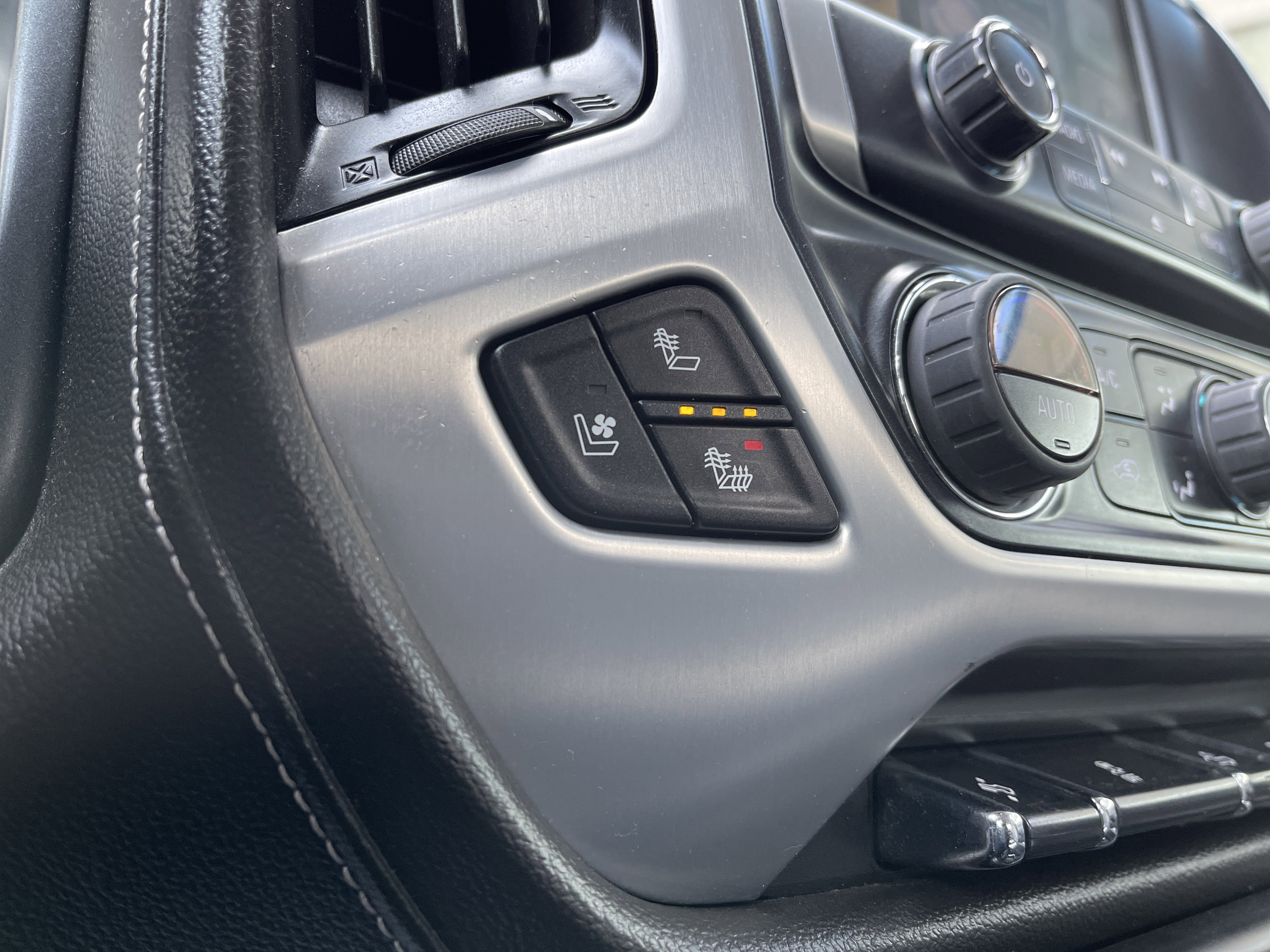 Used 2018 GMC Sierra 1500 SLT w/ SLT Premium Package image 30