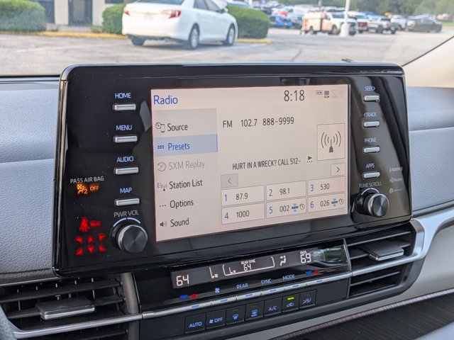 Used 2024 Toyota Sienna LE FWD image 12