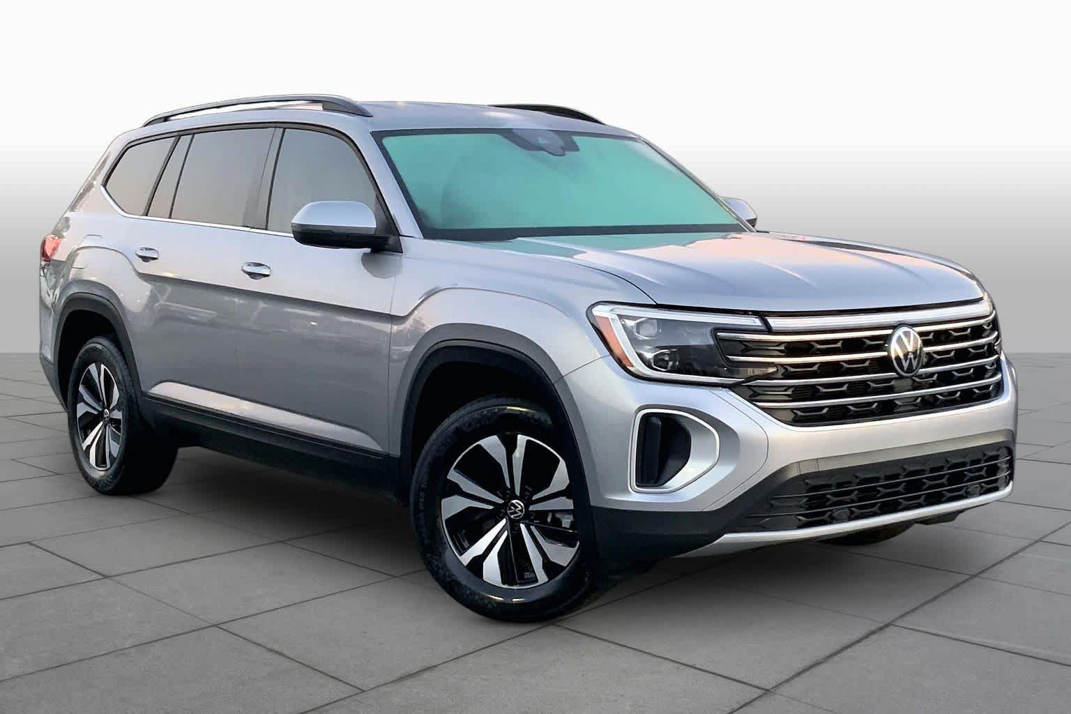 Used 2024 Volkswagen Atlas SE FWD image 3