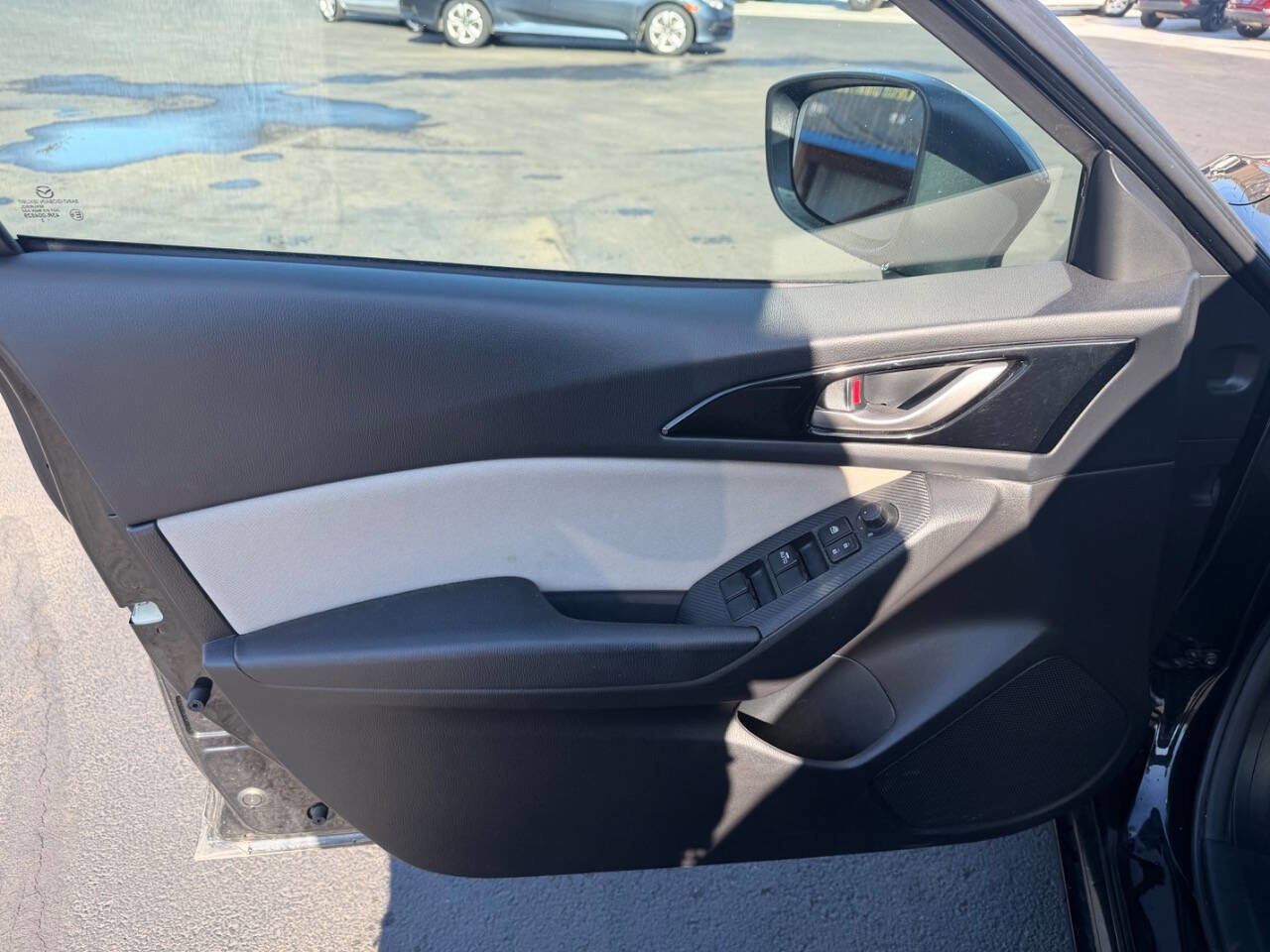 Used 2016 MAZDA MAZDA3 i Sport w/ Preferred Equipment Package image 9