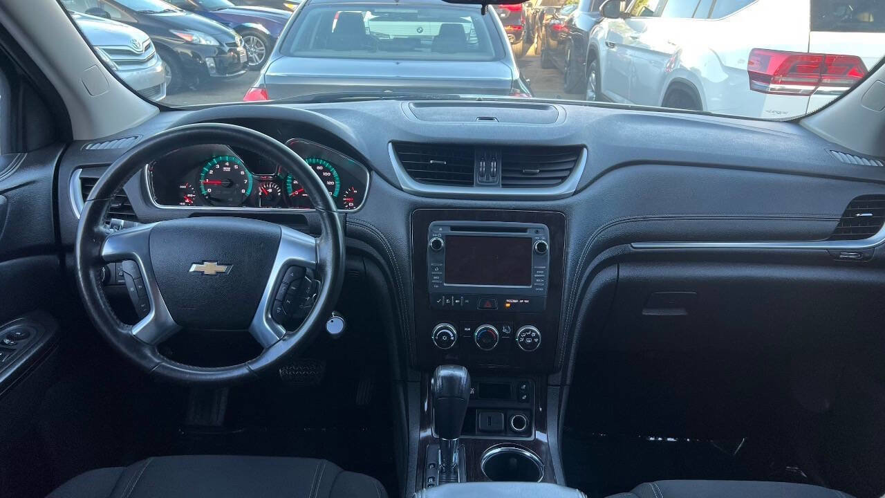 Used 2016 Chevrolet Traverse LT image 9