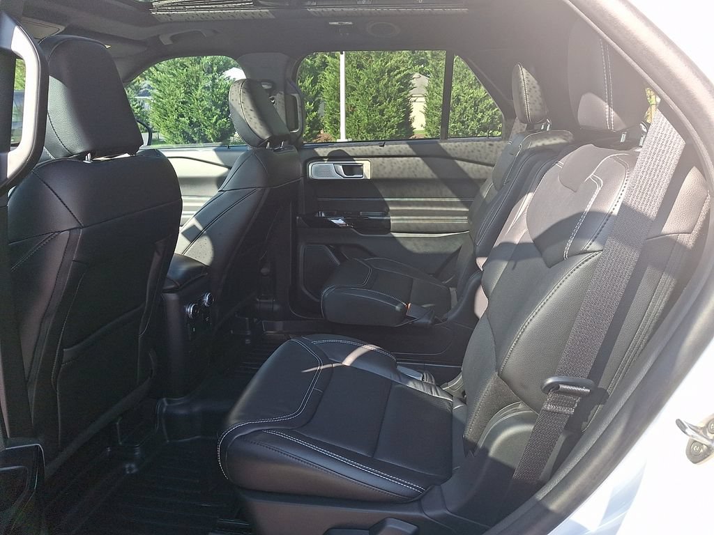 Used 2023 Ford Explorer ST w/ Equipment Group 401A AWD/4WD image 10