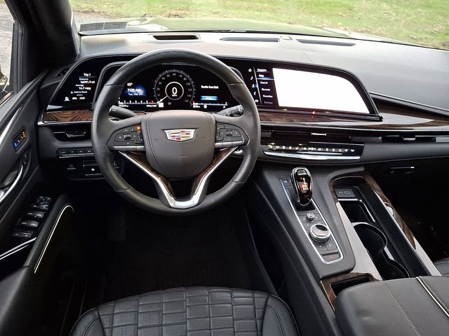 Used 2021 Cadillac Escalade Sport Platinum w/ LPO, ONYX Package image 13