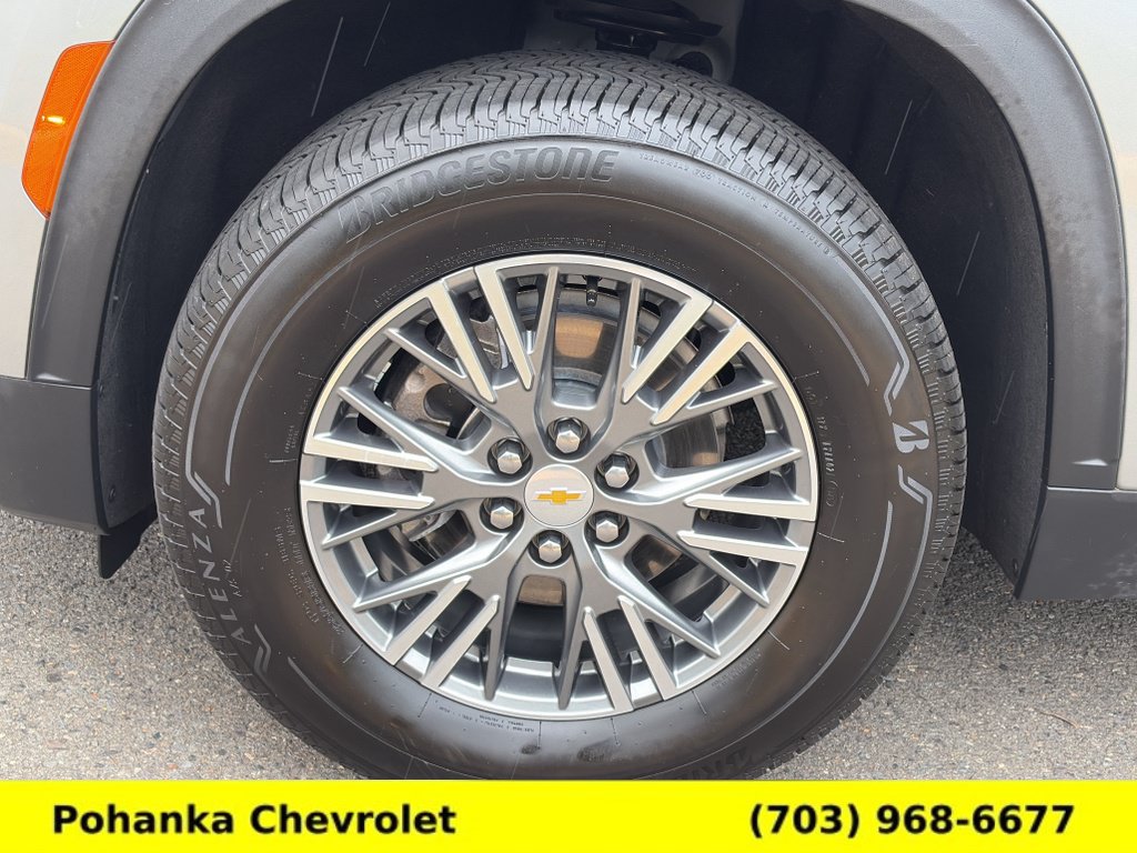 Certified 2025 Chevrolet Traverse LT w/ Driver Confidence Package AWD/4WD image 27