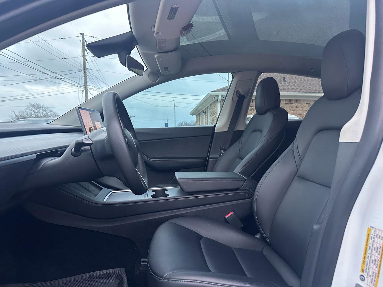 Used 2022 Tesla Model Y Long Range image 11