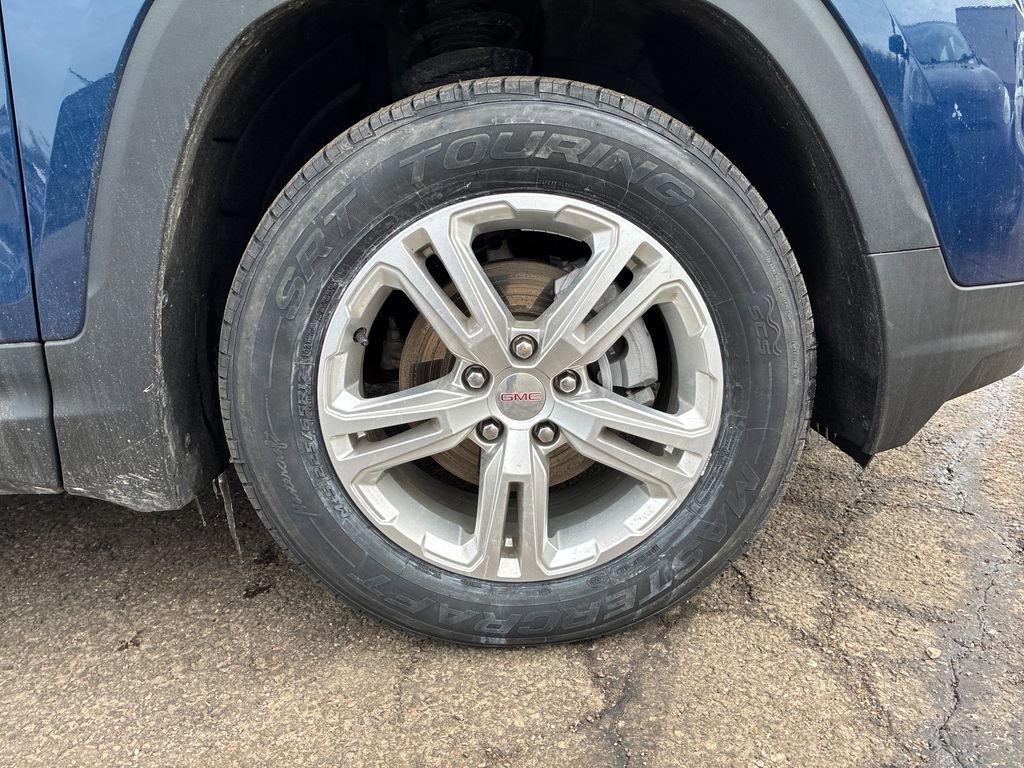 Used 2022 GMC Terrain SLE w/ Driver Convenience Package image 9