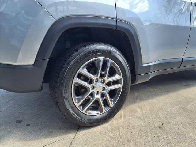 Used 2020 Jeep Compass Latitude image 11