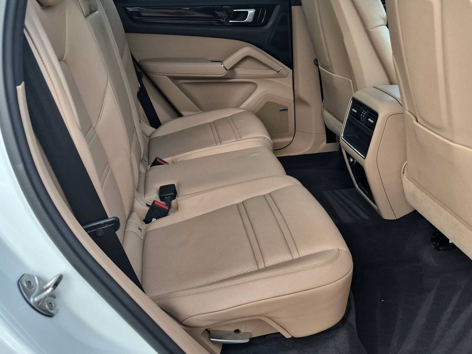 Used 2019 Porsche Cayenne AWD/4WD image 22