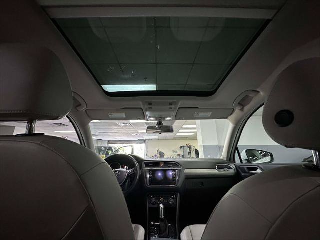 Used 2019 Volkswagen Tiguan SE w/ Panoramic Sunroof Package AWD/4WD image 17