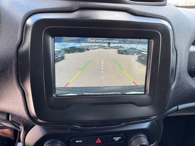 Used 2019 Jeep Renegade Latitude w/ Cold Weather Group AWD/4WD image 24