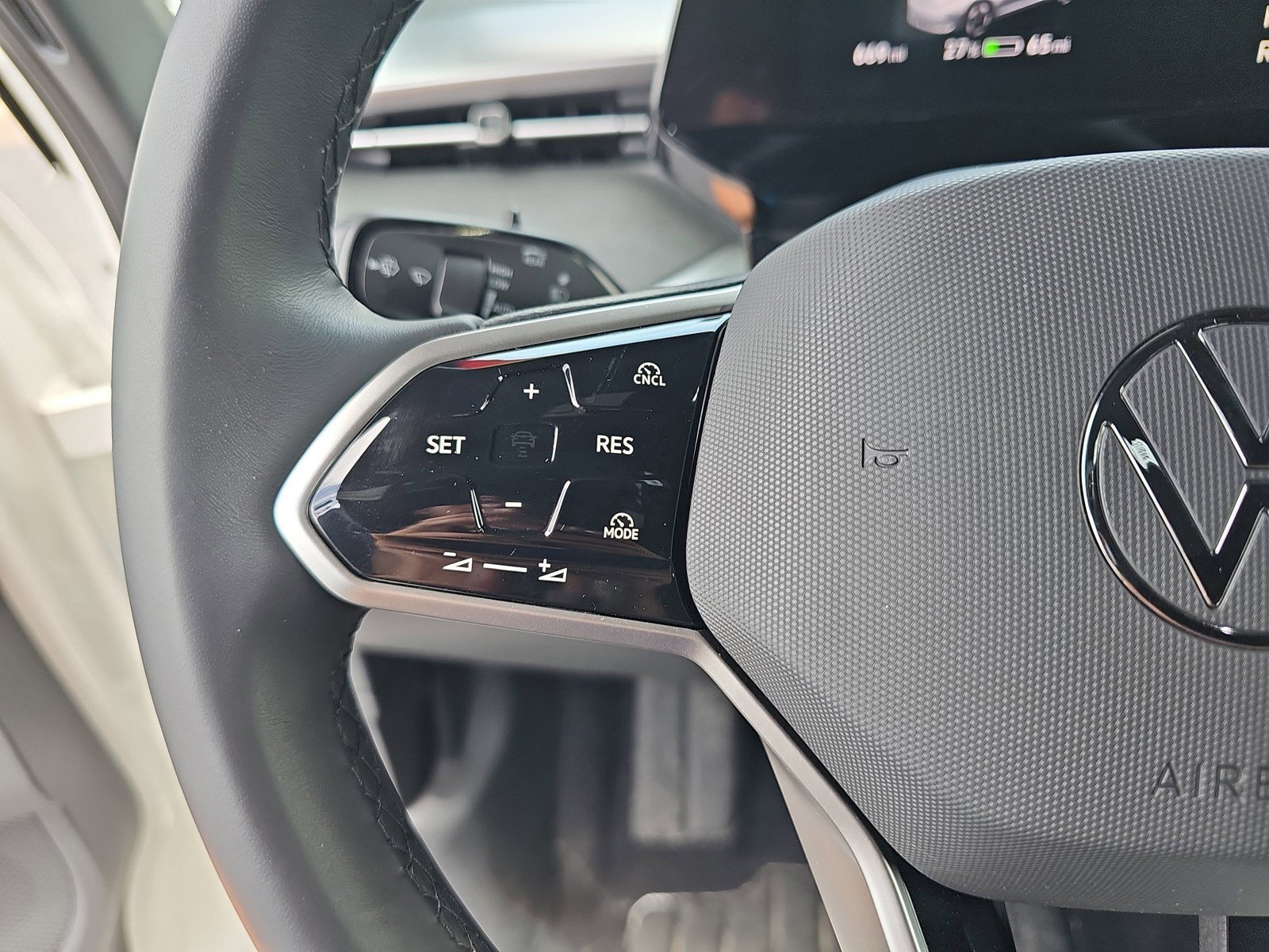 Used 2025 Volkswagen ID. Buzz Pro S RWD image 19